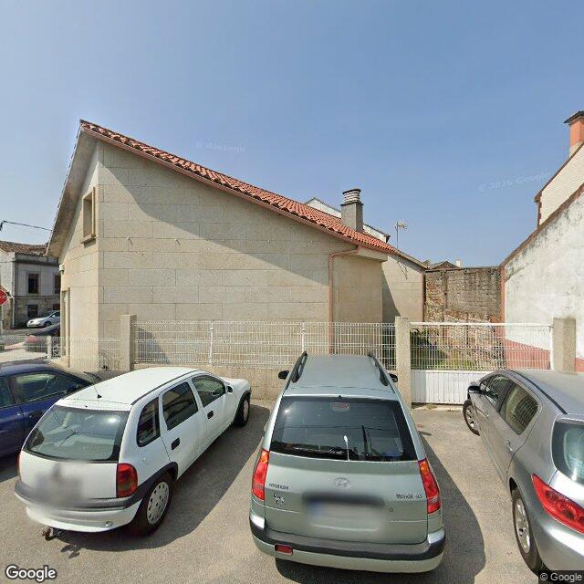 Street view near Farmacia Corón in Vilanova de Arousa