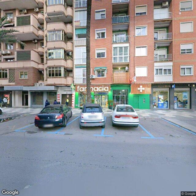Street view near Farmacia Crespo 24H in Spain