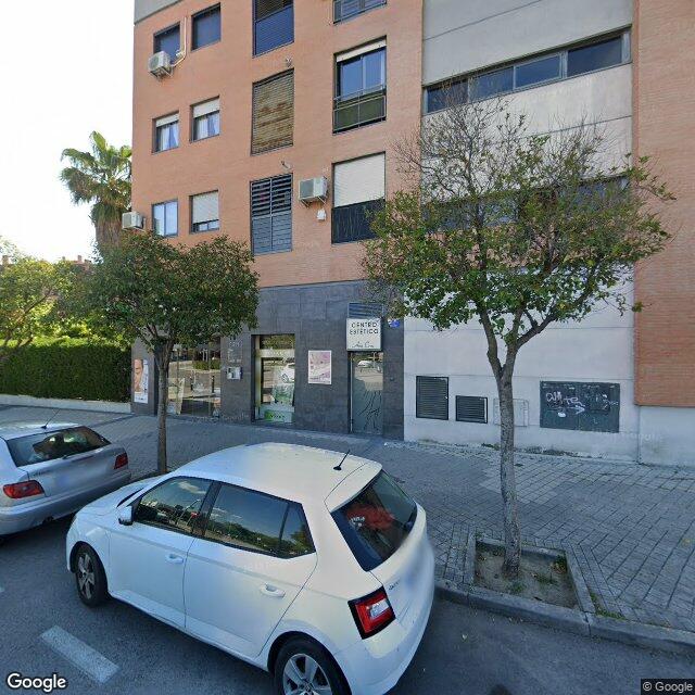 Street view near Farmacia Cruz Villaverde in Spain