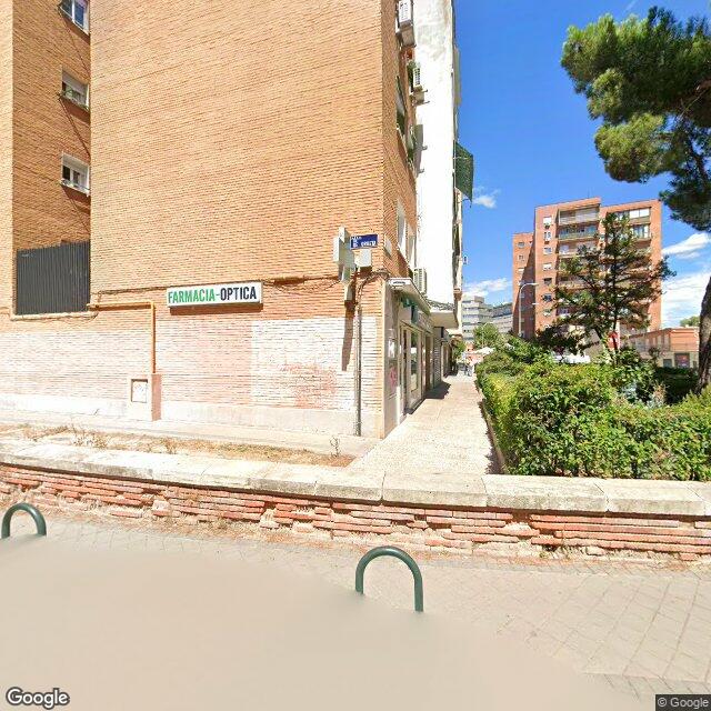 Street view near Farmacia in Madrid