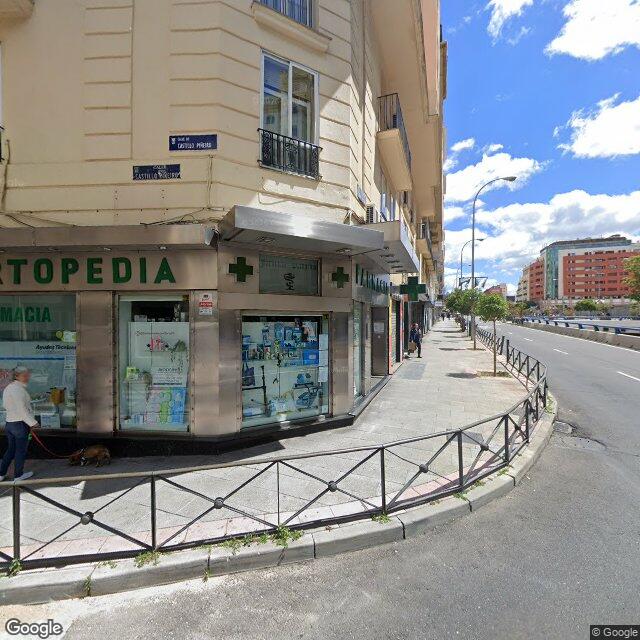 Street view near Farmacia in Madrid