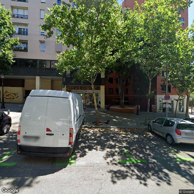 Street view near Farmacia De Curtidores in Spain