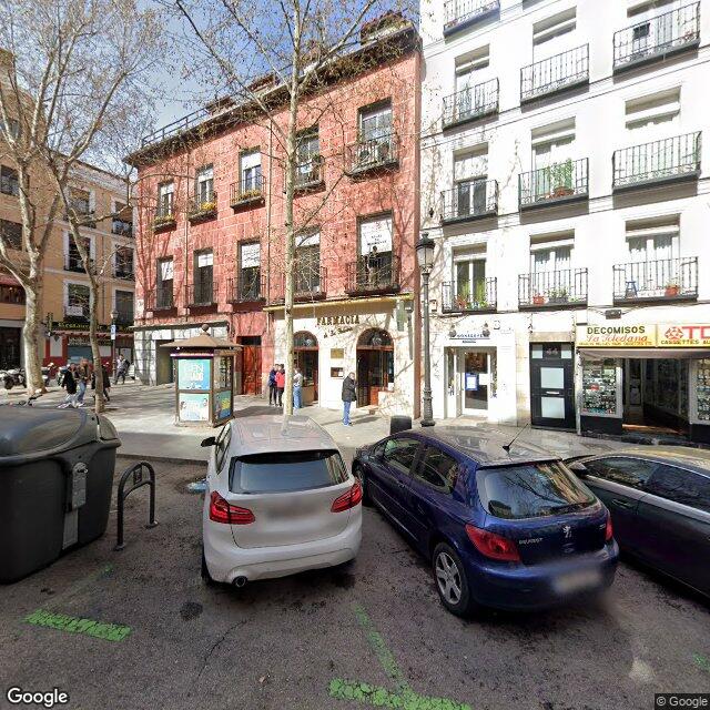 Street view near Farmacia De La Paloma in Madrid