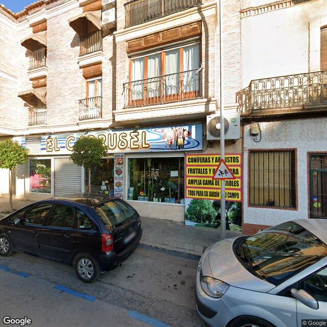 Street view near Farmacia Del Convento in Valdepeñas