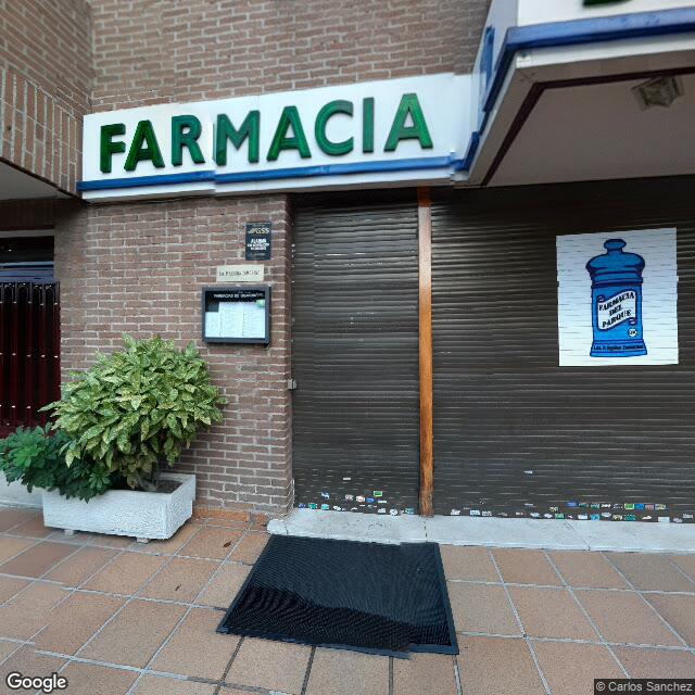 Street view near Farmacia Del Parque in Madrid