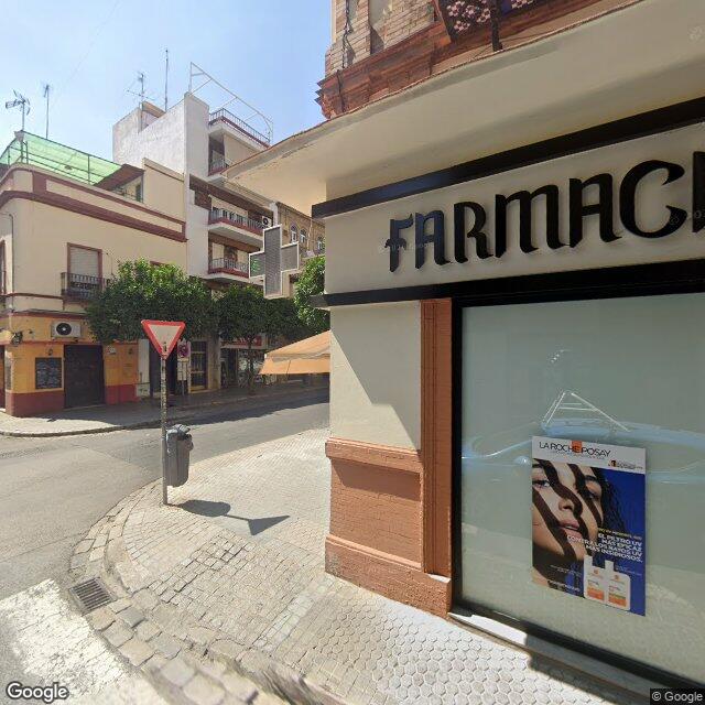 Street view near Farmacia Del Pilar in Sevilla (centro)
