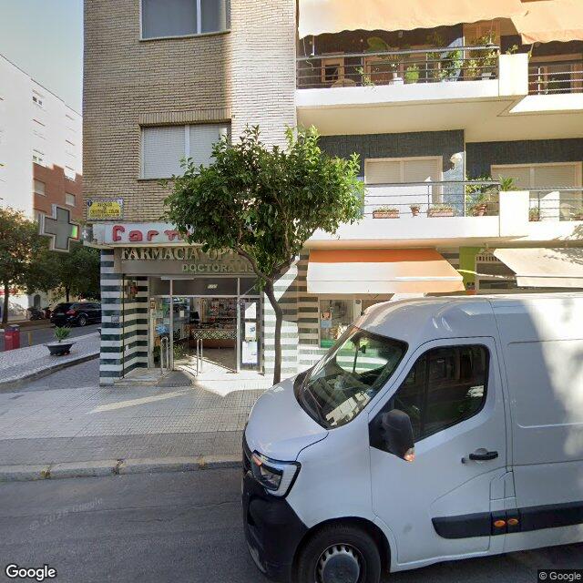 Street view near Farmacia Doctora Liso in Badajoz