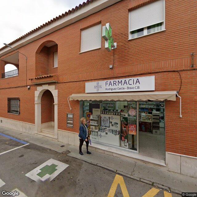 Street view near Farmacia Dolores García Bravo in Yepes