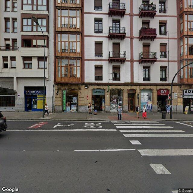 Street view near Farmacia in Spain