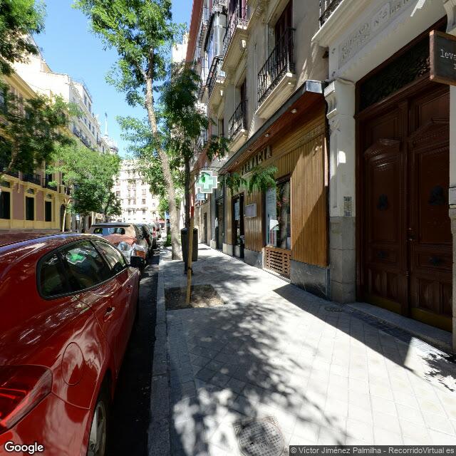 Street view near Farmacia in Madrid
