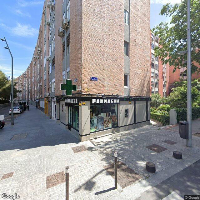 Street view near Farmacia in Madrid