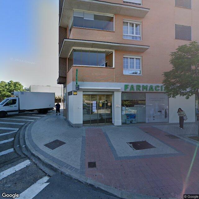Street view near Farmacia in Spain