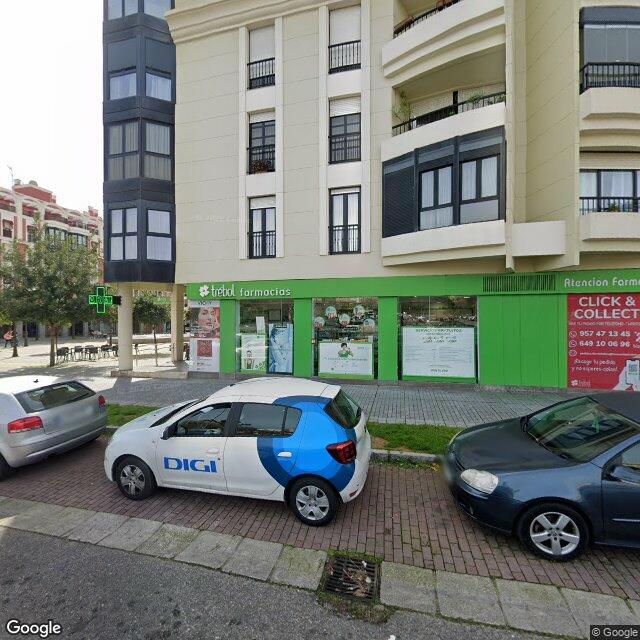 Street view near Farmacia El Chimeneon in Cordoba