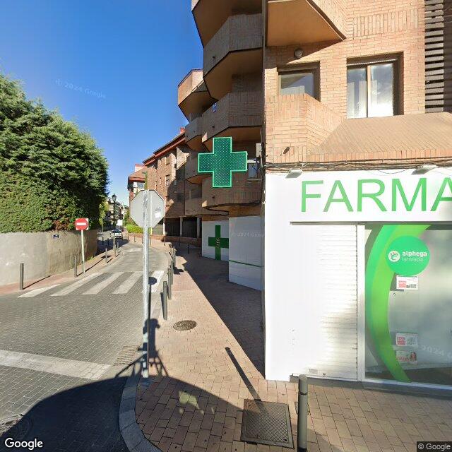 Street view near Farmacia El Tejar in Majadahonda