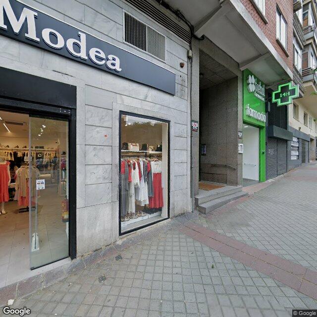 Street view near Farmacia El Trébol in Madrid