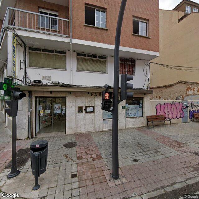 Street view near Farmacia Enríquez Rollón in Zamora