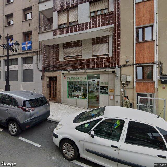 Street view near Farmacia Escar Antonio García Díez in Uviéu/Oviedo