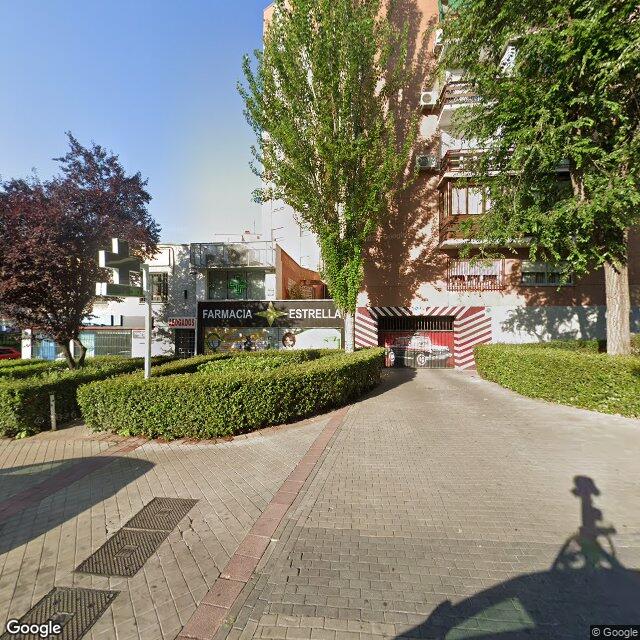 Street view near Farmacia Estrella in Madrid
