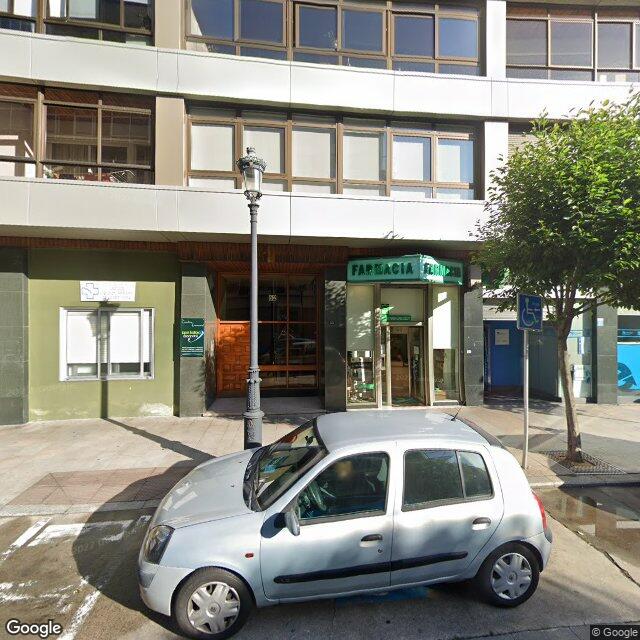 Street view near Farmacia in Vigo