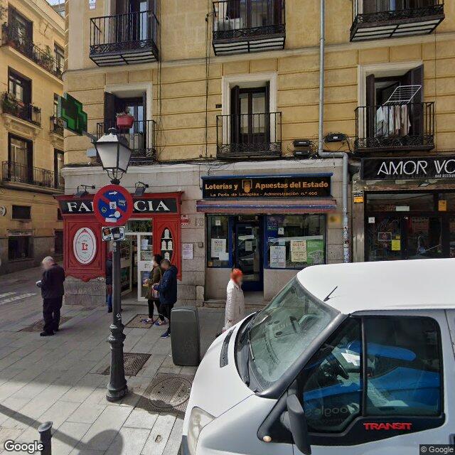 Street view near Farmacia in Madrid