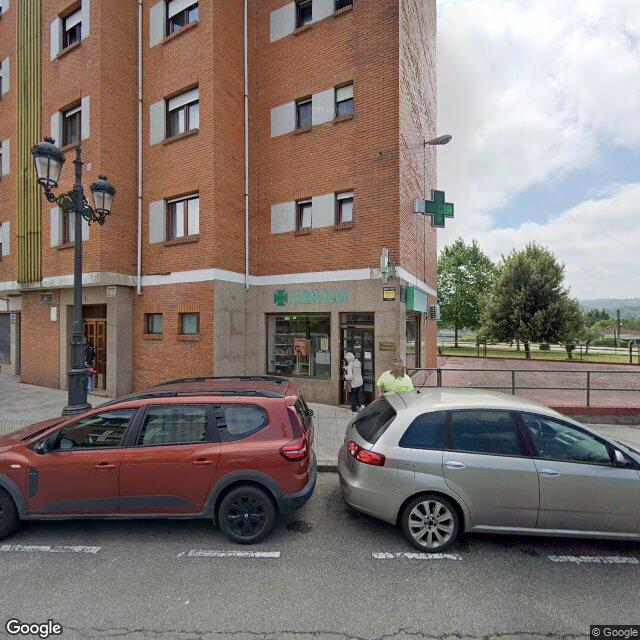 Street view near Farmacia in Oviedo