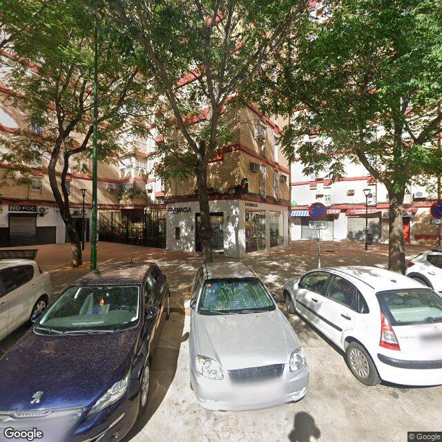 Street view near Farmacia Fernández Vega C B in Sevilla