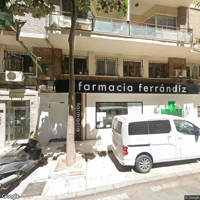 Street view near Farmacia Ferrándiz in Málaga