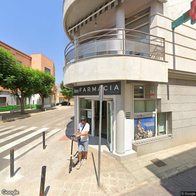 Street view near Farmacia Ferrer in Manuel