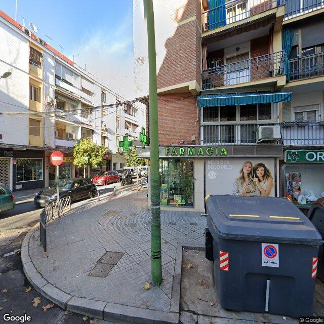 Street view near Farmacia Francisco Berral Yerón in 2