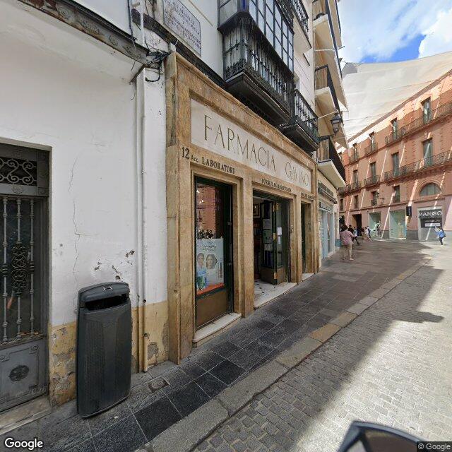 Street view near Farmacia Gaviño in Sevilla