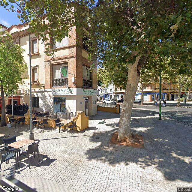 Street view near Farmacia Gran Plaza in Sevilla
