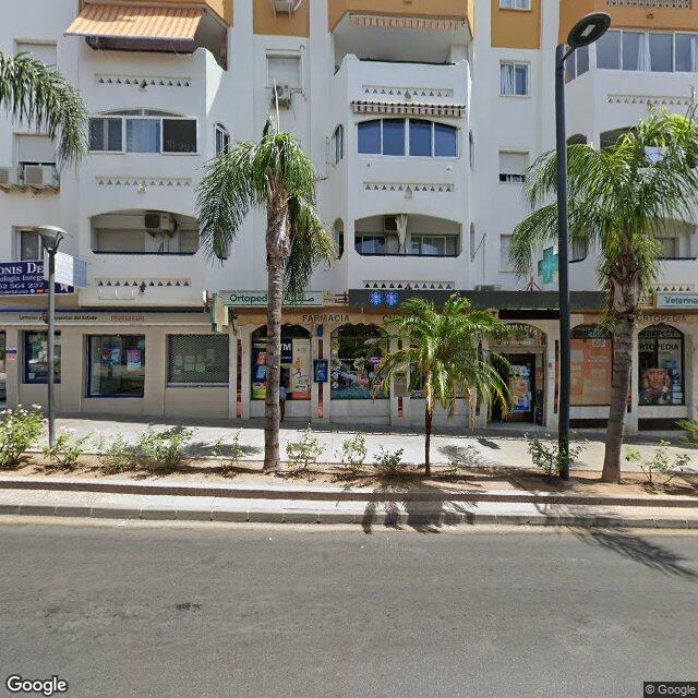 Street view near Farmacia Internacional in Benalmádena