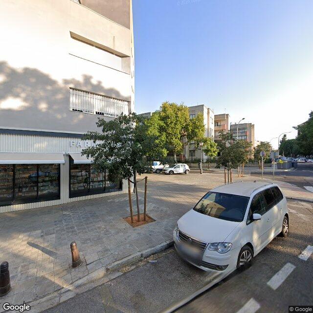 Street view near Farmacia Izquierdo Dávila in Sevilla