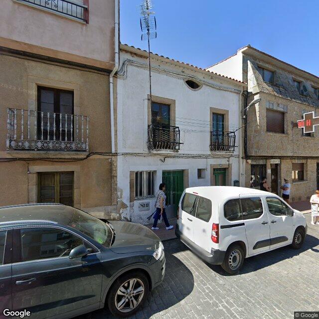 Street view near Farmacia Jorge Pérez Asenjo in Aldeadávila de la Ribera