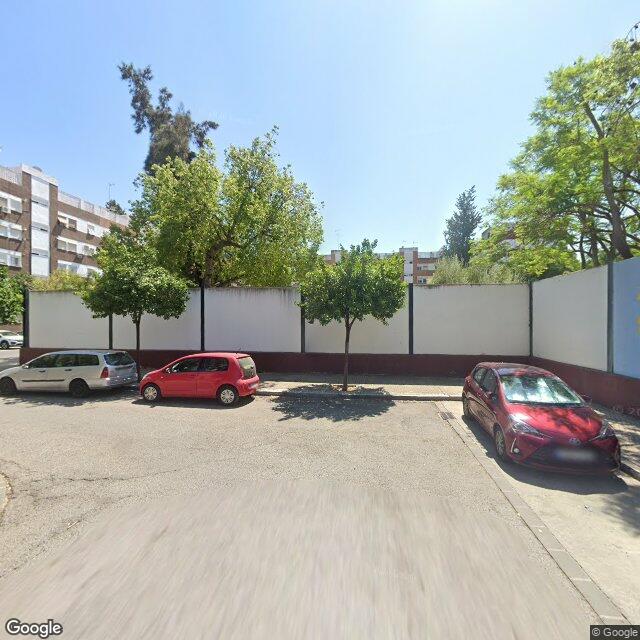 Street view near Farmacia Jose Luis De Los Santos Leon in Sevilla (sur y Bellavista)