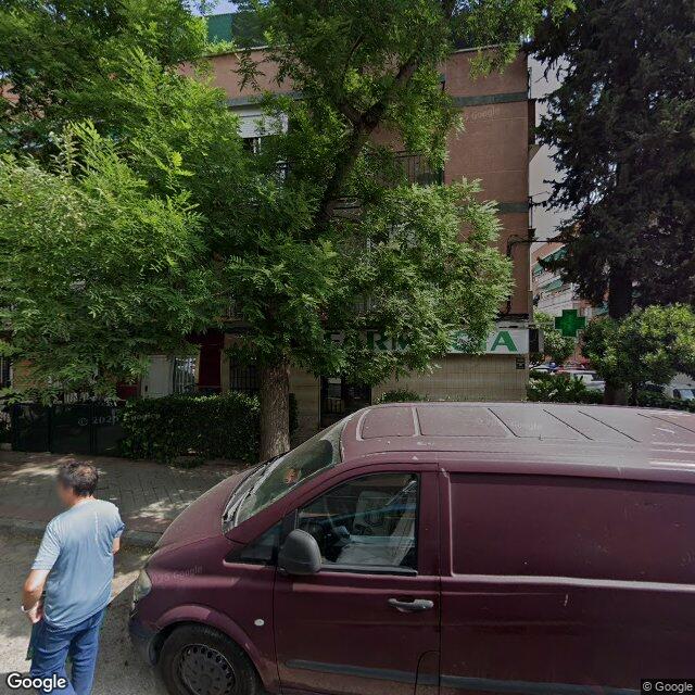 Street view near Farmacia Juana Sardón in Madrid