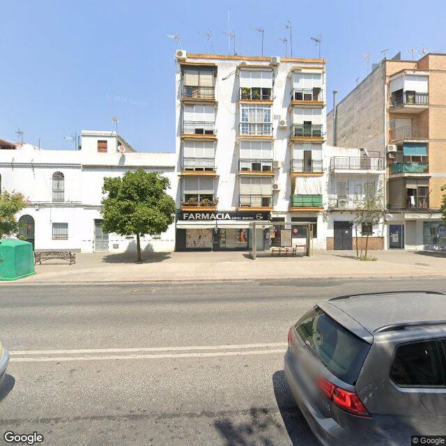 Street view near Farmacia López Benitez, María José in Sevilla