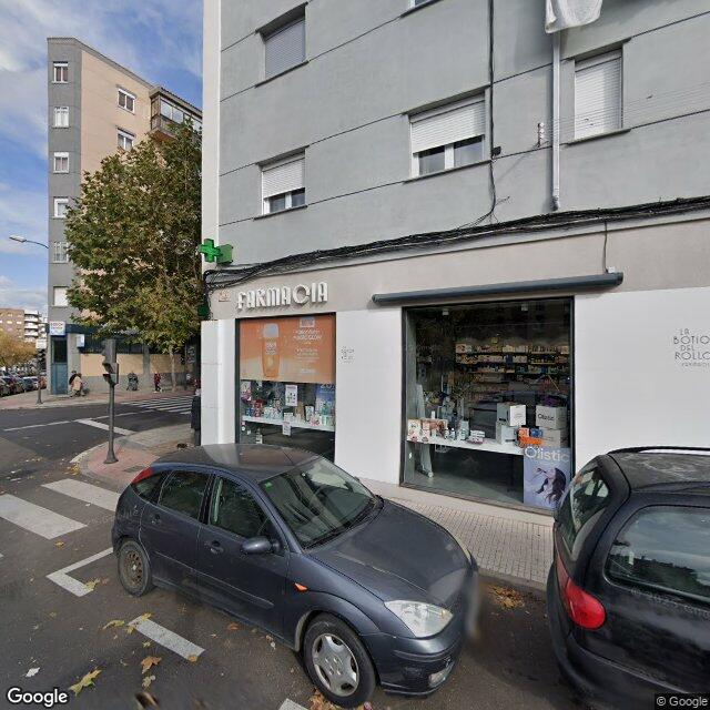 Street view near Farmacia La Botica Del Rollo in Spain