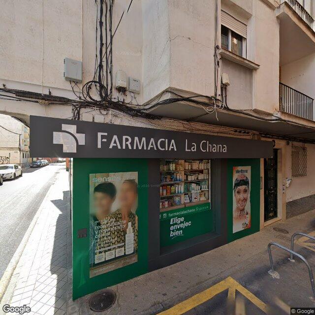 Street view near Farmacia La Chana in Granada