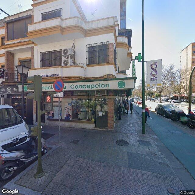 Street view near Farmacia La Concepción in Sevilla