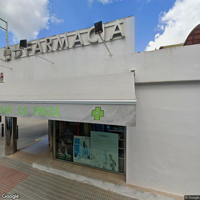 Street view near Farmacia La Pintá. Ldo José María Badiola Villa in Castilleja de la Cuesta