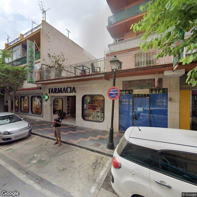Street view near Farmacia La Unión in Mijas