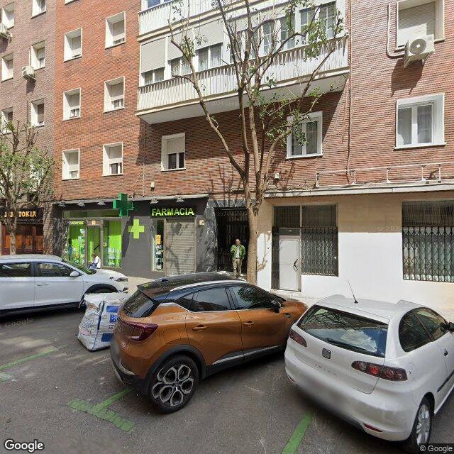 Street view near Farmacia Ladero Núñez-Vilaveirán in Madrid