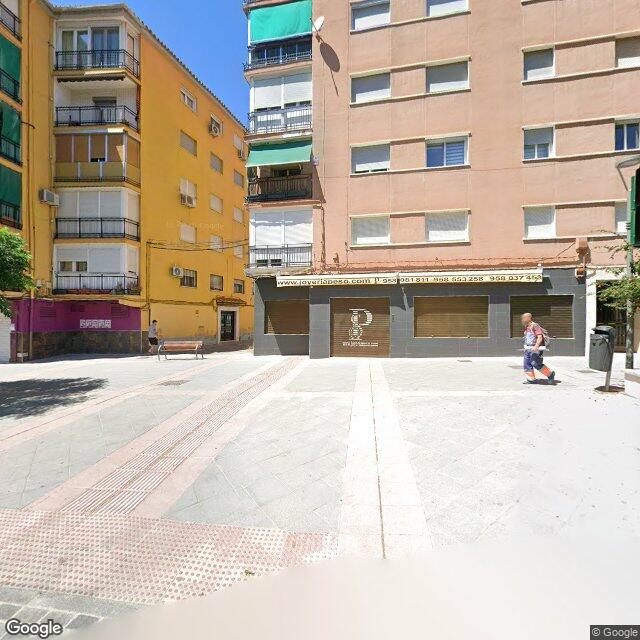 Street view near Farmacia Lainez in Granada