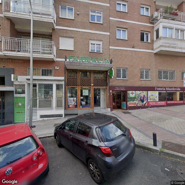 Street view near Farmacia Larrea Y Barona in Madrid