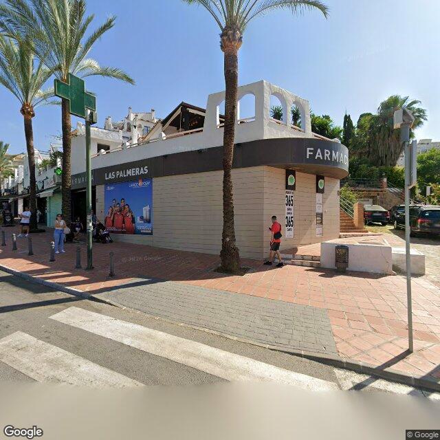 Street view near Farmacia Las Palmeras in Benalmadena