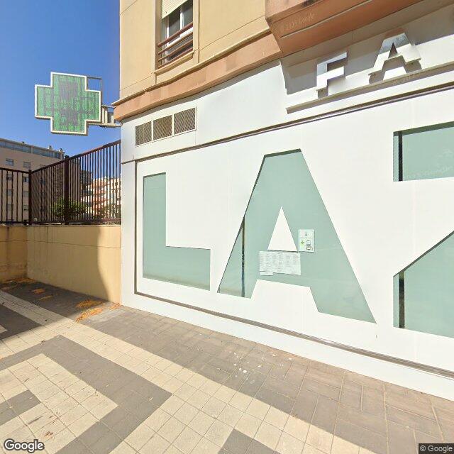 Street view near Farmacia Laza García in Málaga
