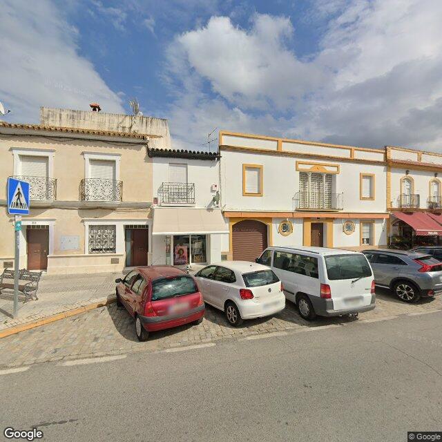Street view near Farmacia Lda. Cecilia Velázquez Raudona in Santiponce