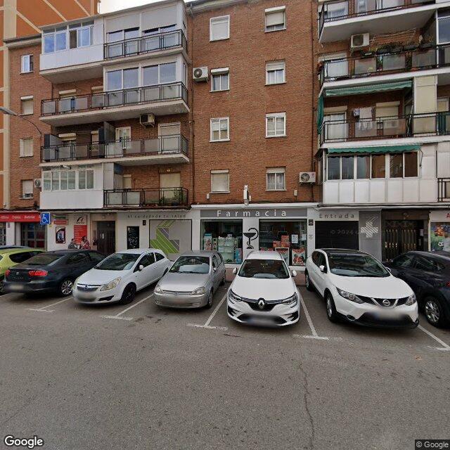 Street view near Farmacia Lda. Isabel Otero in Alcalá de Henares