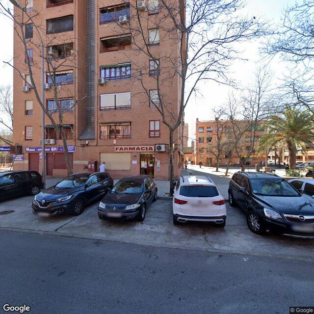 Street view near Farmacia Lda. L. Landeta in Madrid